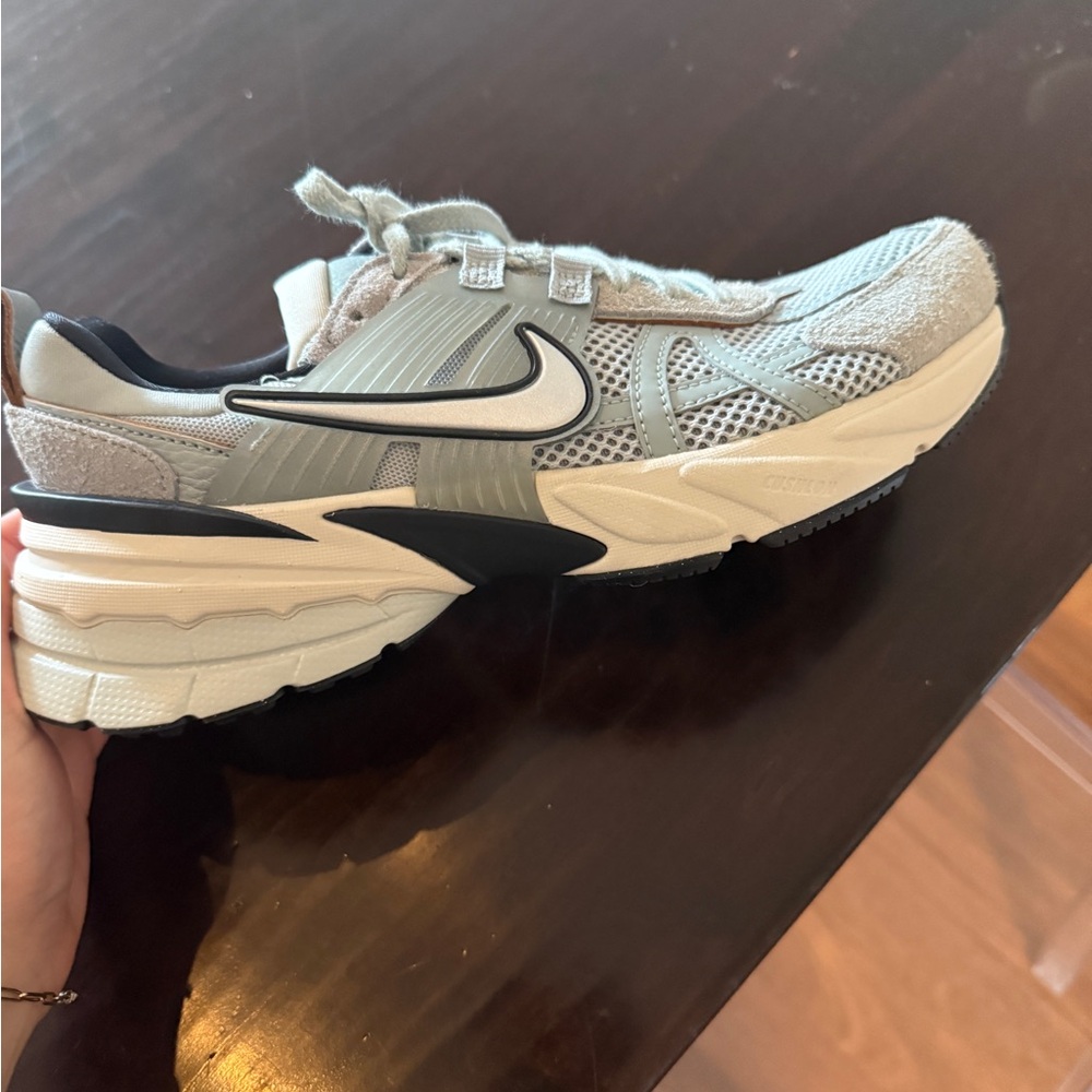 Nike Sneakers in Soft Green